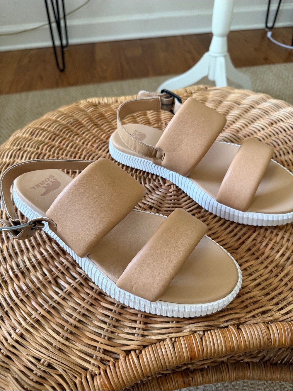 NWOT Sorel Women’s Tan Double-Strap Slingback Sandals with White Sole